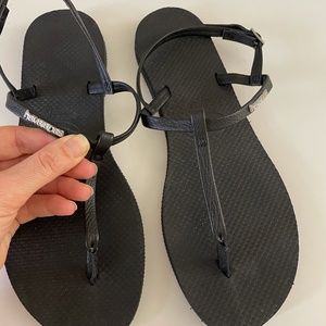 Havaianas T Strap Sandals Size 37